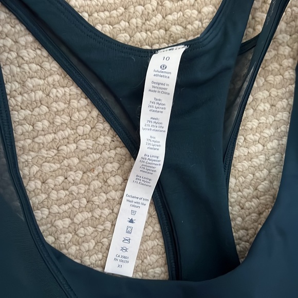 Lululemon tank top+ bra attached - Picture 2 of 5